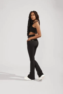 Supersculptâ„¢ Flared Leggings With Pockets - Black