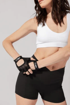 Luxe Mesh Training Gloves - Black Dot -Quality Sport Wear 4.14.PopflexPhotoshoot0202 Edit