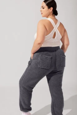 Blanket Pants In Faux Sherpa - Cool Grey -Quality Sport Wear ArleneOutfit9 1211 Edit b6790ee5 2457 40f3 88dd 6a5587628a27