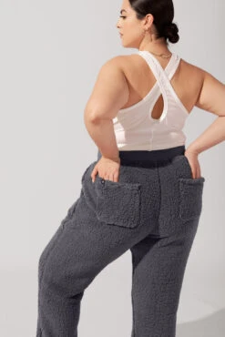 Blanket Pants In Faux Sherpa - Cool Grey -Quality Sport Wear ArleneOutfit9 1217 Edit 097466ed b370 442a a85a e5ff31aad58c