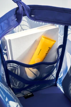 Big Beach Carryall Bag - Blue Palm -Quality Sport Wear BeachBags00007 Edit c5b2cbf6 9b56 4186 b59a a143e54e96e5