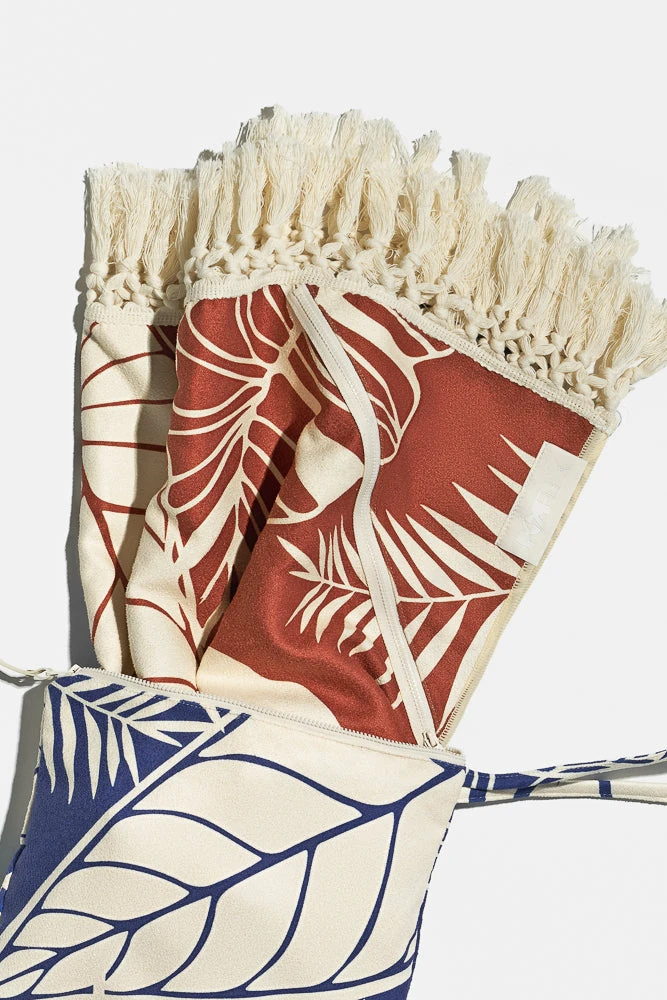 Sand To Studio Towel - Blue Palm And Castaño Palm 6 Sand To Studio Towel - Blue Palm And Castaño Palm - Image 6