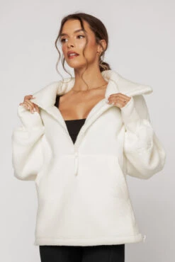 Big Hug Fleece Half Zip Sweater - Ice Cream -Quality Sport Wear BigHugFleeceHalfZipSweater IceCream E1020 00586 Edit