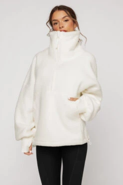 Big Hug Fleece Half Zip Sweater - Ice Cream -Quality Sport Wear BigHugFleeceHalfZipSweater IceCream E1020 00622 Edit