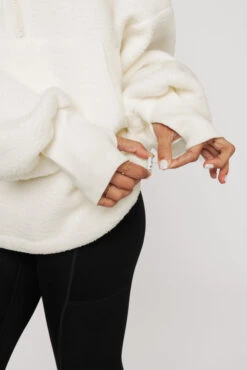 Big Hug Fleece Half Zip Sweater - Ice Cream -Quality Sport Wear BigHugFleeceHalfZipSweater IceCream E1020 00712 Edit
