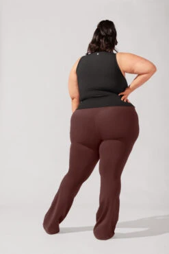 Peekaboo Crew Tank - Black -Quality Sport Wear BrookeOutfit6 38490 Edit