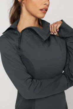 Chasing Pavements Mockneck Pullover - Raincloud -Quality Sport Wear ChasingPavementsLongSleeveRunningTop CityGrey B1003 03296 Edit