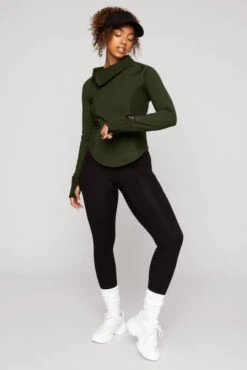 Chasing Pavements Mockneck Pullover - Evergreen -Quality Sport Wear ChasingPavementsLongSleeveRunningTop Evergreen B1003 03390 Edit