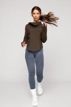 Chasing Pavements Mockneck Pullover - Dark Brown 15 Chasing Pavements Mockneck Pullover - Dark Brown -Quality Sport Wear ChasingPavementsLongSleeveRunningTop Raincloud B1003 01815 Edit
