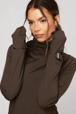 Chasing Pavements Mockneck Pullover - Dark Brown 17 Chasing Pavements Mockneck Pullover - Dark Brown -Quality Sport Wear ChasingPavementsLongSleeveRunningTop Raincloud B1003 01928 Edit