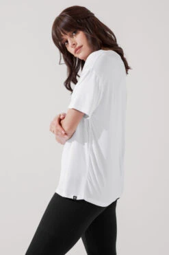 Daring Deep V Tee - White -Quality Sport Wear DaringDeepVTee White B1025 0227 Edit