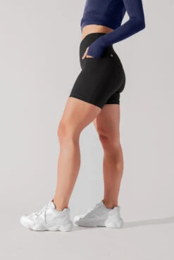 Crisscross Hourglass® Midi Short With Pockets - Black -Quality Sport Wear HourglassMidiShort Black D1001C 5 0108 Edit