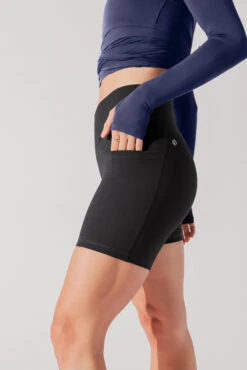 Crisscross Hourglass® Midi Short With Pockets - Black -Quality Sport Wear HourglassMidiShort Black D1001C 5 0115 Edit