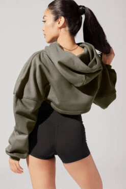 Cloud Shruggie - Olive Fatigue -Quality Sport Wear June7POPFLEXPhotoshootArleneOutfit21831 Edit 1 a0bc52ca 071c 4610 b4ea ec4b06609559