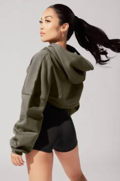 Cloud Shruggie - Olive Fatigue -Quality Sport Wear June7POPFLEXPhotoshootArleneOutfit21837 Edit 1 91f6dbed 10aa 4628 900f a01bf5023a3d