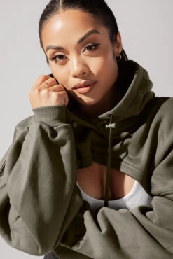 Cloud Shruggie - Olive Fatigue -Quality Sport Wear June7POPFLEXPhotoshootArleneOutfit21846 Edit 1 d920797d 4c59 495a 897a 5f63d4d2539e