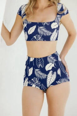 Sand Dollar Surf Shorts With Pockets - Blue Palm -Quality Sport Wear KayleeOutfit6 44289 Edit 1