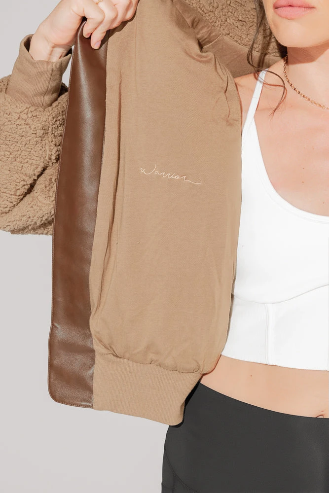 The Kinsley Bomber Jacket In Faux Sherpa - Teddy Bear Brown 3 The Kinsley Bomber Jacket In Faux Sherpa - Teddy Bear Brown - Image 3