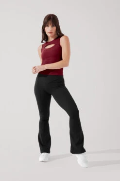 Peekaboo Crew Tank - Crimson -Quality Sport Wear PeekabooCrewTank Crimson B1024 0415 Edit