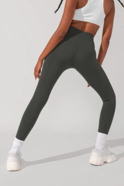 Cargo Leggings With Pockets (Pet Hair Resistant) - Forestwood -Quality Sport Wear SamaraOutfit6 0582 Edit 09675e2d a26a 45c5 b9f1 abf3de13f2ff