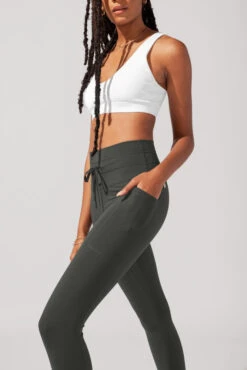 Cargo Leggings With Pockets (Pet Hair Resistant) - Forestwood -Quality Sport Wear SamaraOutfit6 0595 Edit 7528c6f0 539f 4652 a74f 973e299a20b8