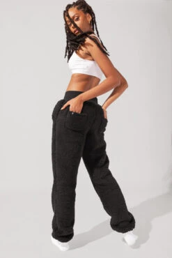 Blanket Pants In Faux Sherpa - Black -Quality Sport Wear SamaraOutfit7 0821 Edit