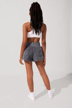 Faux Sherpa Short With Pockets - Cool Grey -Quality Sport Wear SamaraOutfit8 0972 Edit 68461b38 5ab9 4b7d 992f 506d97e4e933