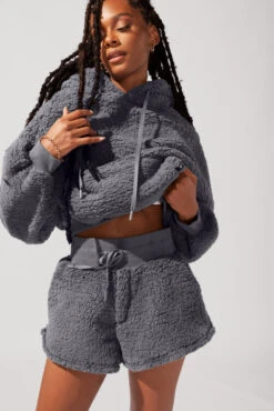 Faux Sherpa Short With Pockets - Cool Grey -Quality Sport Wear SamaraOutfit8 0989 Edit 96fa5152 5e3e 497a b722 d6aa058f646c