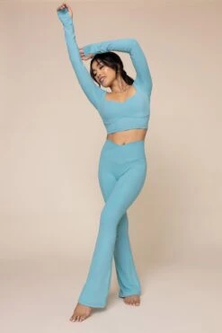 Crisscross Hourglass® Flared Leggings With Pockets - Oasis -Quality Sport Wear SweetheartLongSleeveCropTop 2022 CrisscrossHourglassFlare Oasis C1030 00495