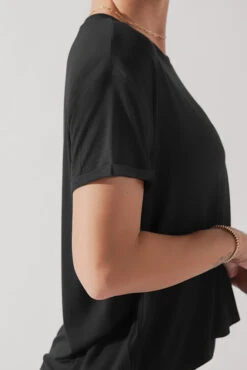 The Perfect Tee - Black 11 The Perfect Tee - Black -Quality Sport Wear ThePerfectTee Black 2008 0335 Edit