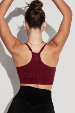 What's The Scoop Seamless Bra - Garnet -Quality Sport Wear What stheScoopBra Garnet CCHGShorts Black 0599 Edit