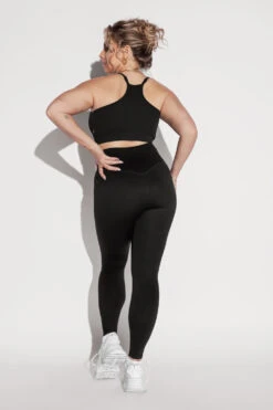 What's The Scoop Seamless Bra - Black -Quality Sport Wear What stheScoopBra SSleggings Black 2646 Edit