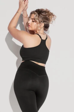 What's The Scoop Seamless Bra - Black -Quality Sport Wear What stheScoopBra SSleggings Black 2654 Edit