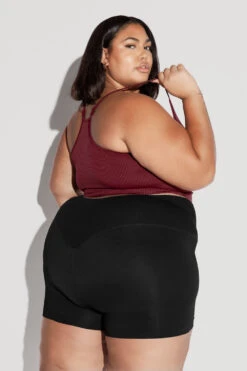 What's The Scoop Seamless Crop Tank - Garnet -Quality Sport Wear What stheScoopTank Garnet 1665 Edit